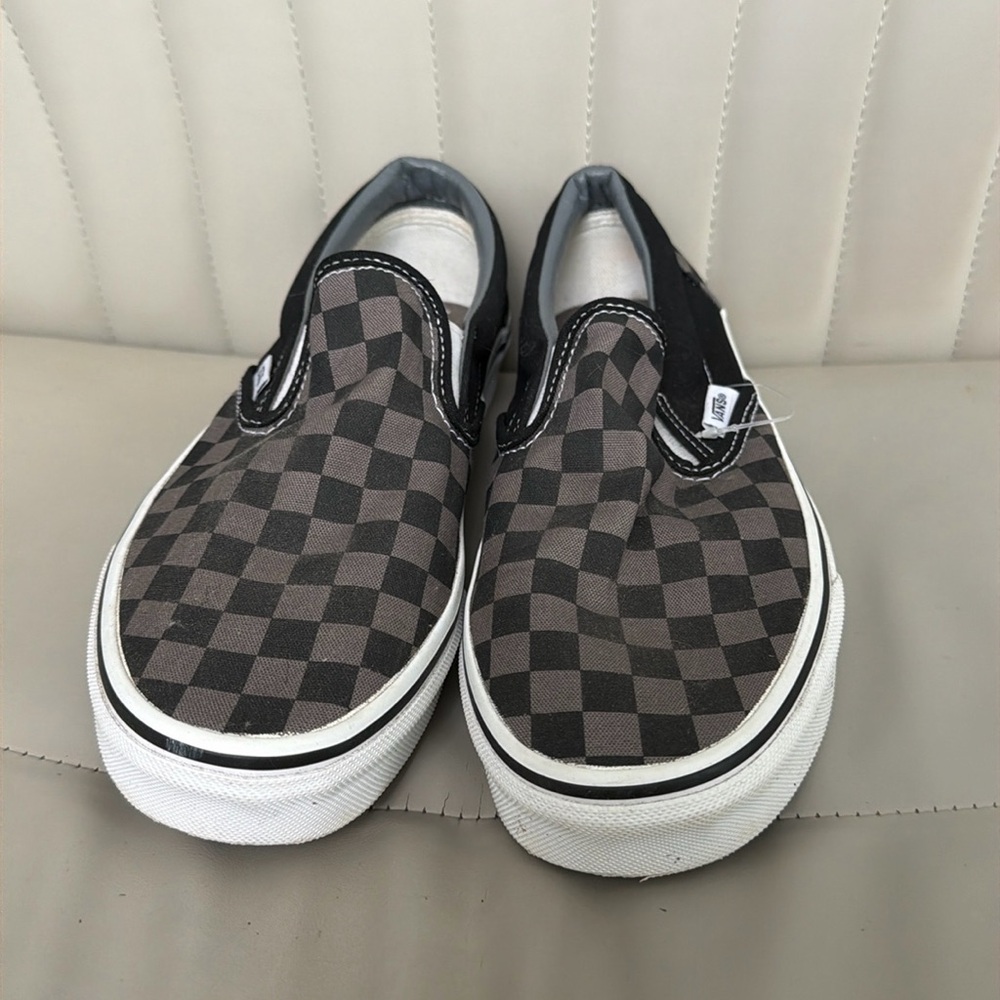 Vans shoes. US men’s 7.0.  US women’s  8.5. Worn maybe once.